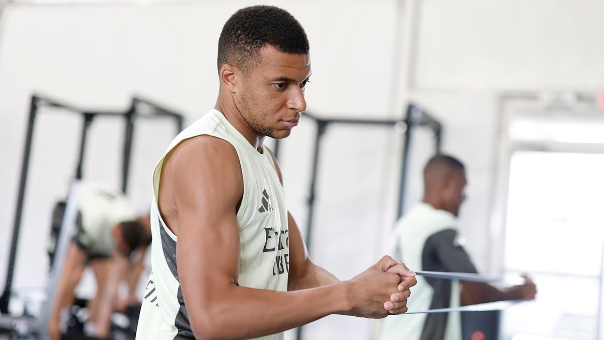 Mbappe và Quả bóng vàng 2025: Cơ hội mong manh giữa hào quang cá nhân