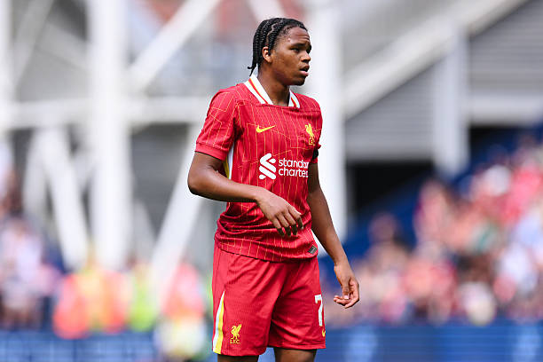 Rio Ngumoha: Thần đồng 16 tuổi và giấc mơ Quả bóng Vàng tại Liverpool